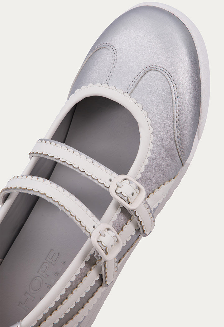 Contrast Flat Shoes