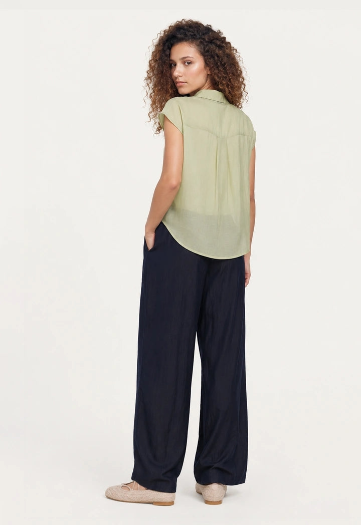 Sleeveless Shirt with Inner Top