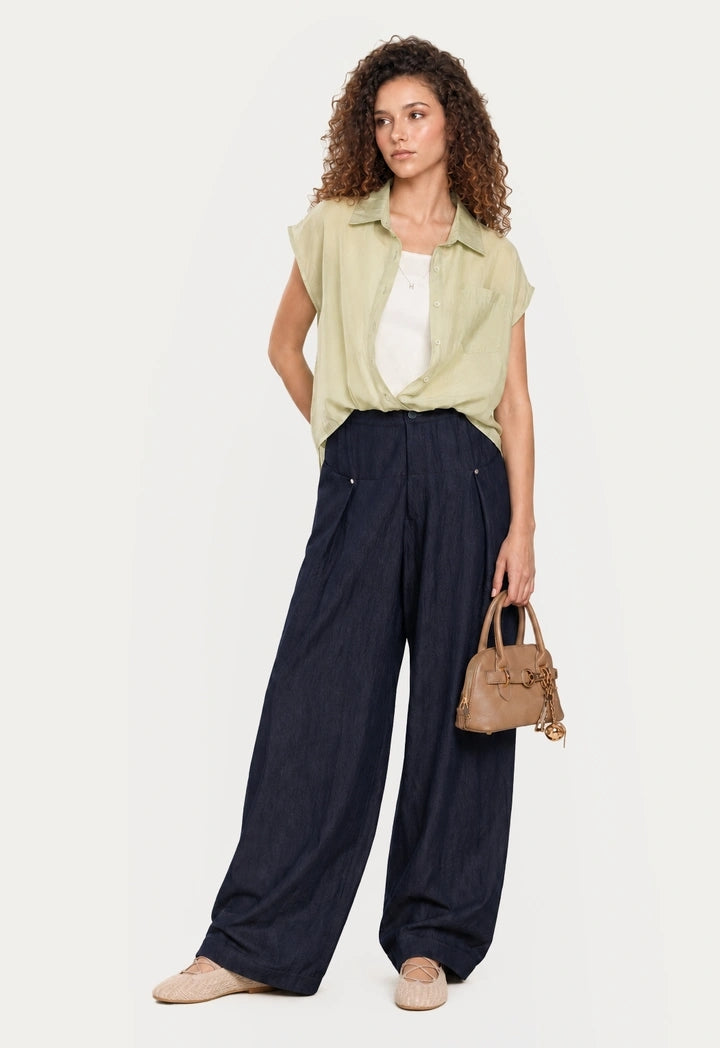 Sleeveless Shirt with Inner Top