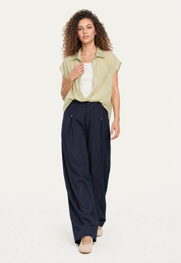 Sleeveless Shirt with Inner Top