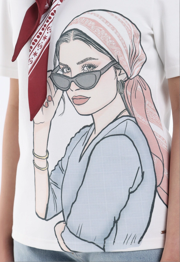 Printed T-Shirt with Detachable Tie