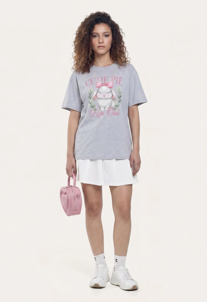 Printed Top with Detachable Chain