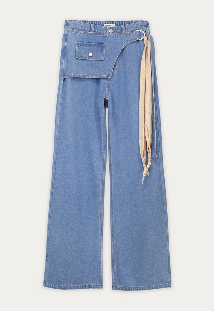 Wide-Leg Jeans with Belt Details