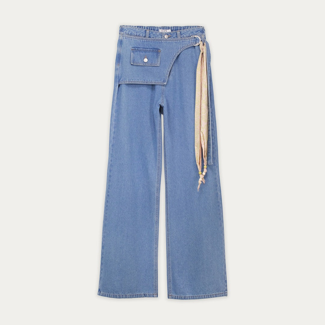 Wide-Leg Jeans with Belt Details