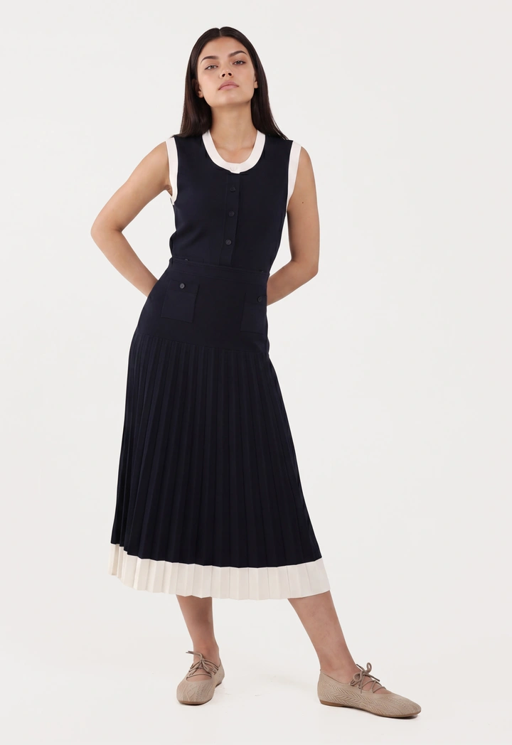 Contrast Hem Pleated Knitted Skirt