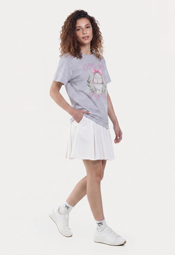 Printed Top with Detachable Chain