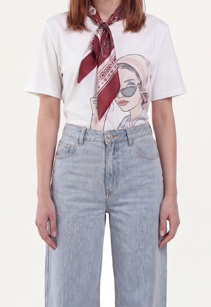 Printed T-Shirt with Detachable Tie