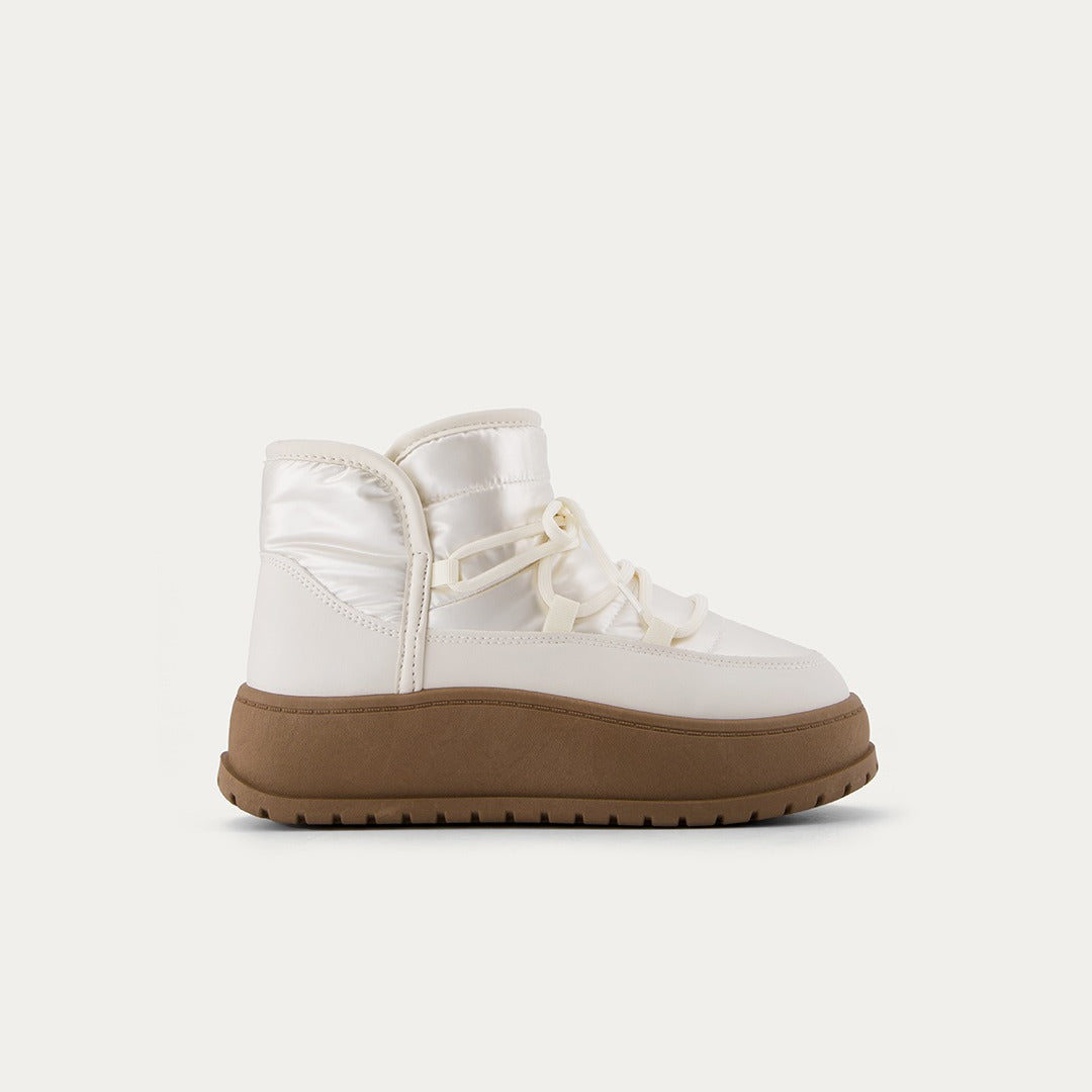 Quilted Snow Boots Off White